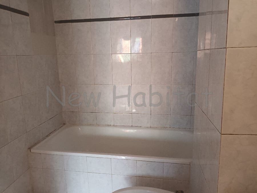 4 bedroom Flat for sale in Castello de la Plana with garage - € 169,000 (Ref: 9961082)