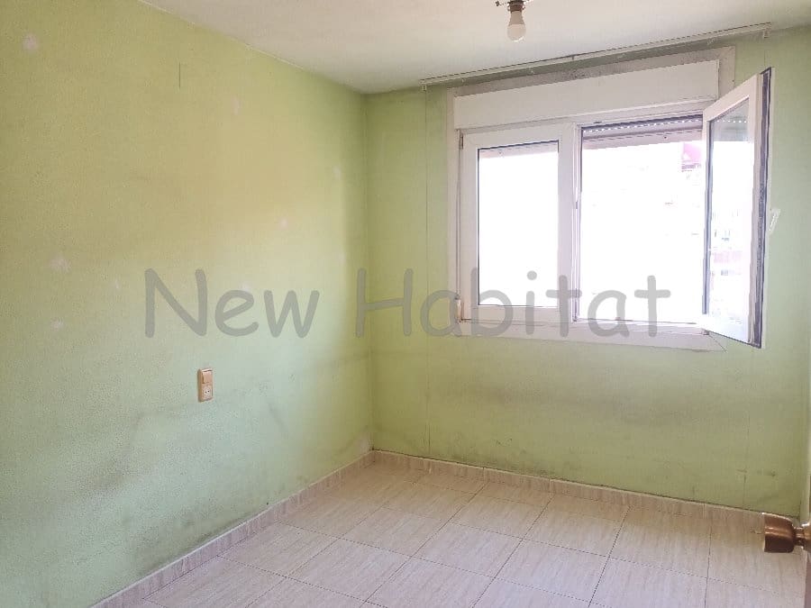 4 bedroom Flat for sale in Castello de la Plana with garage - € 169,000 (Ref: 9961082)