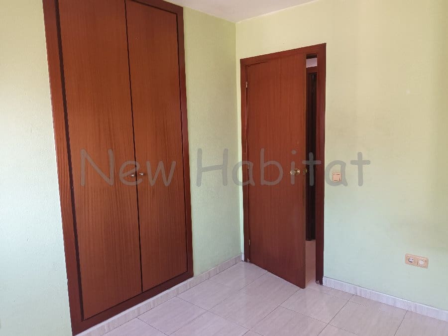 4 bedroom Flat for sale in Castello de la Plana with garage - € 169,000 (Ref: 9961082)