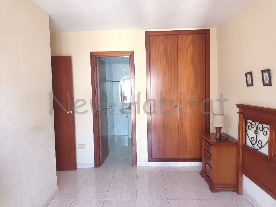 4 bedroom Flat for sale in Castello de la Plana with garage - € 169,000 (Ref: 9961082)