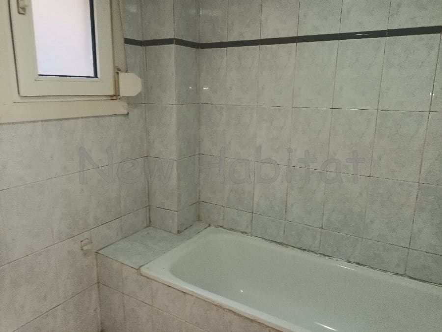 4 bedroom Flat for sale in Castello de la Plana with garage - € 169,000 (Ref: 9961082)