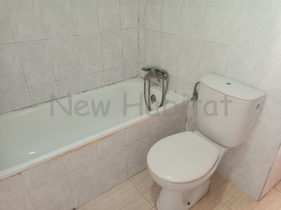 4 bedroom Flat for sale in Castello de la Plana with garage - € 169,000 (Ref: 9961082)