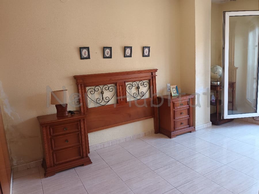 4 bedroom Flat for sale in Castello de la Plana with garage - € 169,000 (Ref: 9961082)