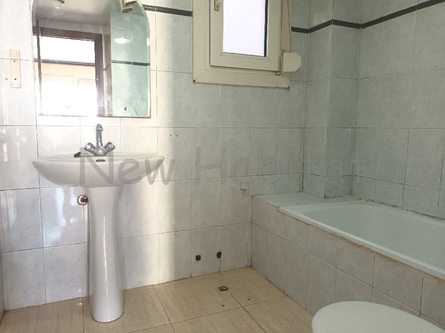 4 bedroom Flat for sale in Castello de la Plana with garage - € 169,000 (Ref: 9961082)