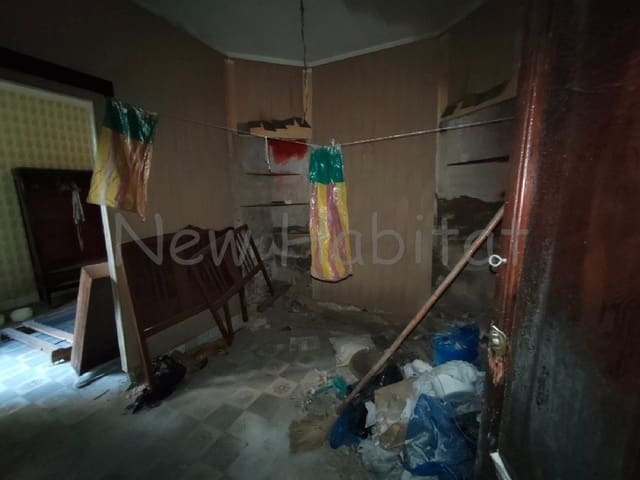 4 makuuhuone Omakotitalo myytävänä paikassa Norte, Castelló de la Plana - 160 000 € (Ref: 9961103)
