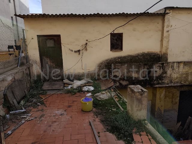 4 makuuhuone Omakotitalo myytävänä paikassa Norte, Castelló de la Plana - 160 000 € (Ref: 9961103)