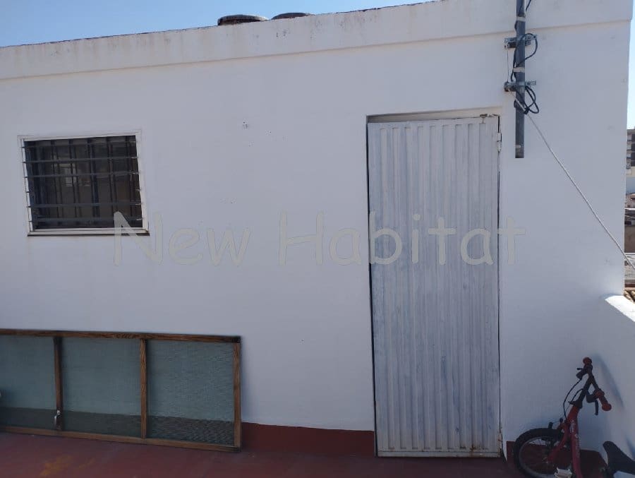 4 bedroom Flat for sale in Almassora / Almazora - € 109,000 (Ref: 9961693)