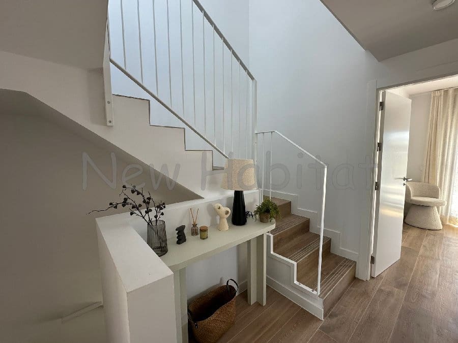 4 soverom Kjedet enebolig til salgs i Castello de la Plana med garasje - € 570 000 (Ref: 9965596)