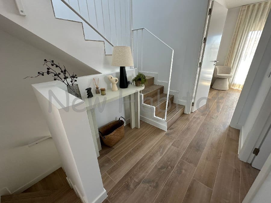 4 soverom Kjedet enebolig til salgs i Castello de la Plana med garasje - € 570 000 (Ref: 9965596)