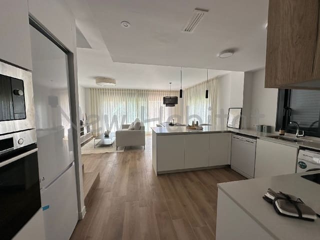 4 soverom Kjedet enebolig til salgs i El Grau de Castelló, Castelló de la Plana med garasje - € 570 000 (Ref: 9965596)