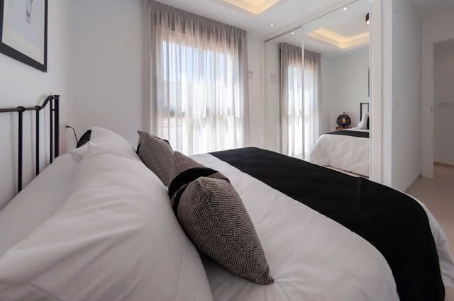 3 Zimmer Villa zu verkaufen in Los Alcázares mit Pool - 544.841 € (Ref: 9324537)