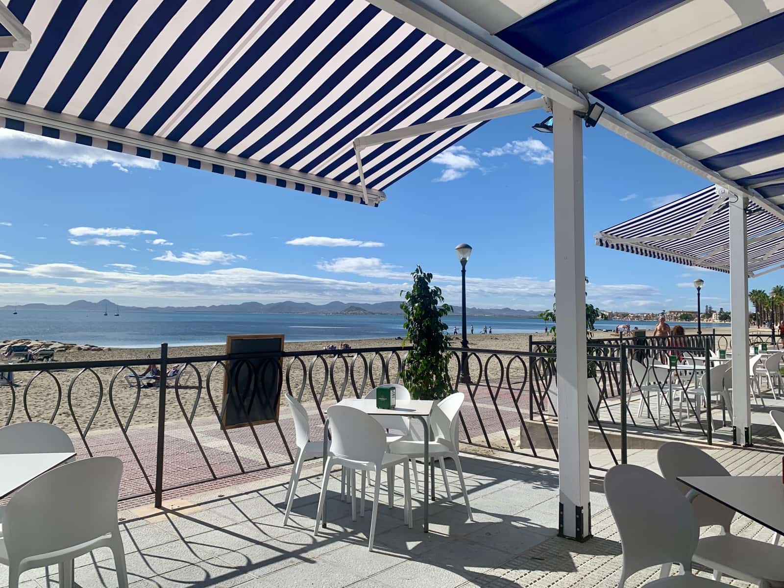 3 Zimmer Villa zu verkaufen in Los Alcazares mit Pool - 659.000 € (Ref: 9324543)