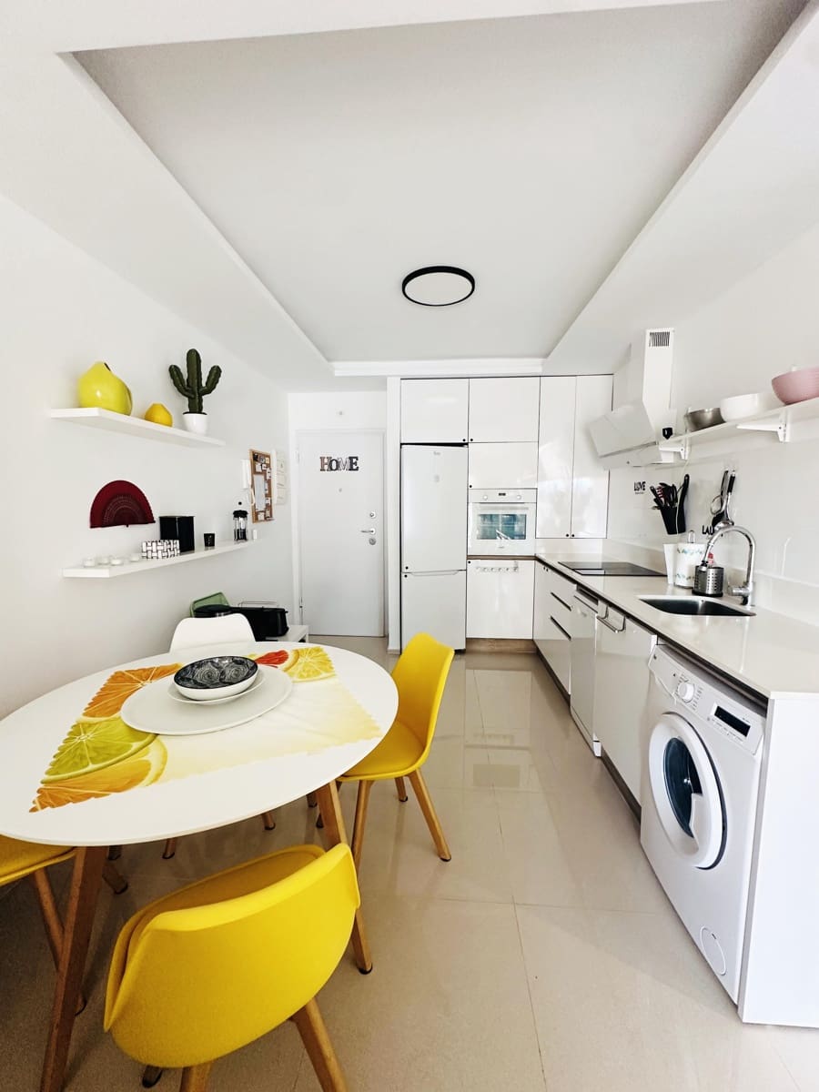 2 soverom Leilighet til salgs i Los Alcazares med svømmebasseng garasje - € 229 000 (Ref: 9324563)