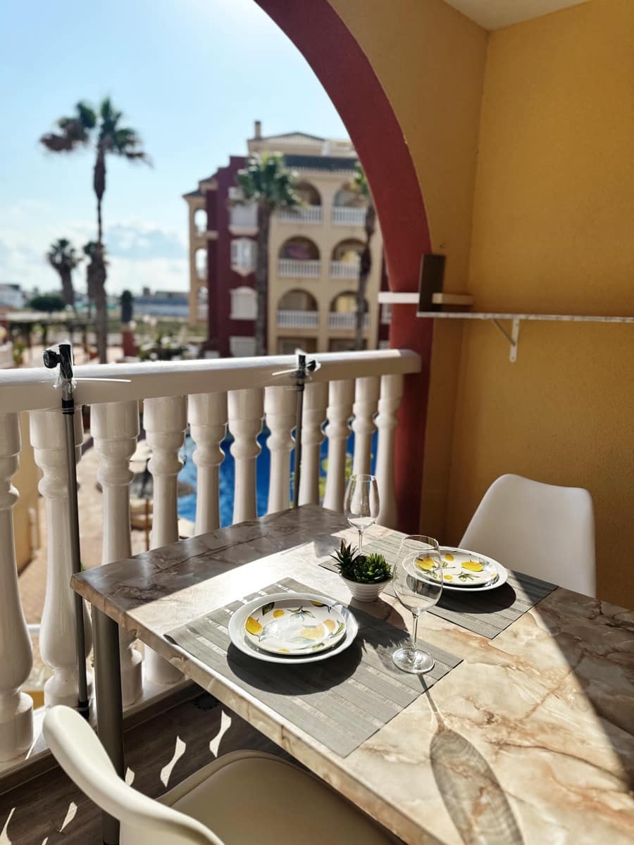 2 soverom Leilighet til salgs i Los Alcazares med svømmebasseng garasje - € 229 000 (Ref: 9324563)