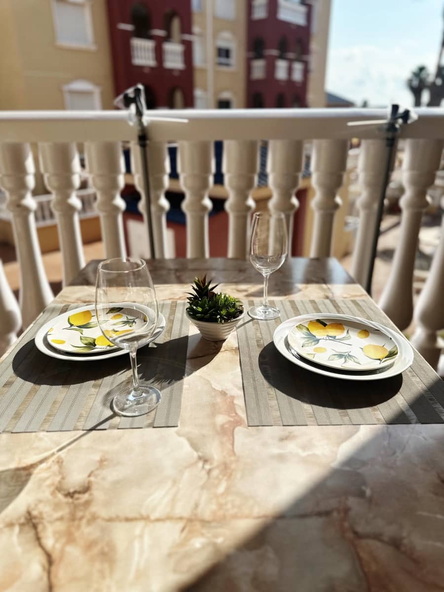 2 soverom Leilighet til salgs i Los Alcazares med svømmebasseng garasje - € 229 000 (Ref: 9324563)