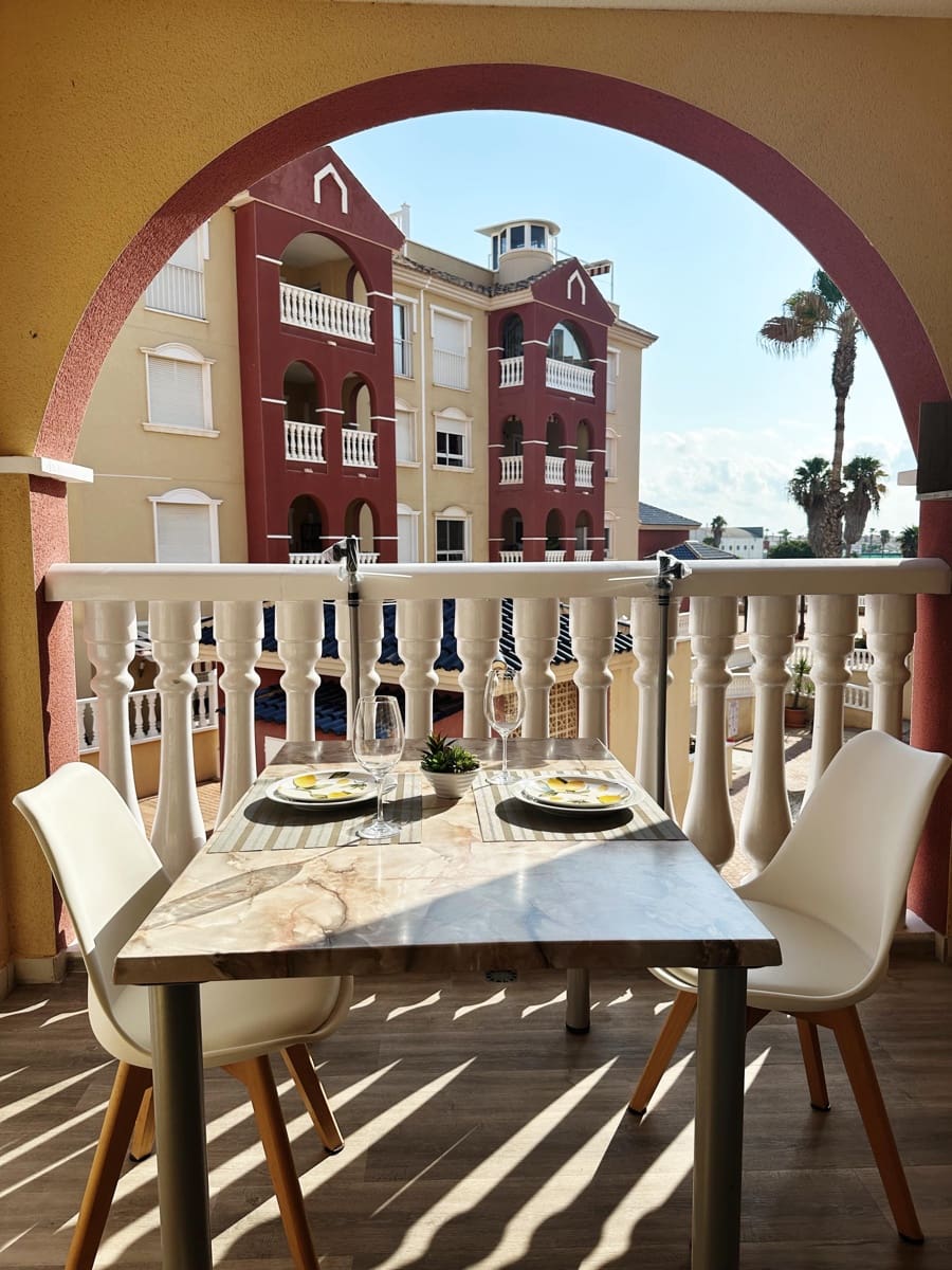 2 soverom Leilighet til salgs i Los Alcazares med svømmebasseng garasje - € 229 000 (Ref: 9324563)