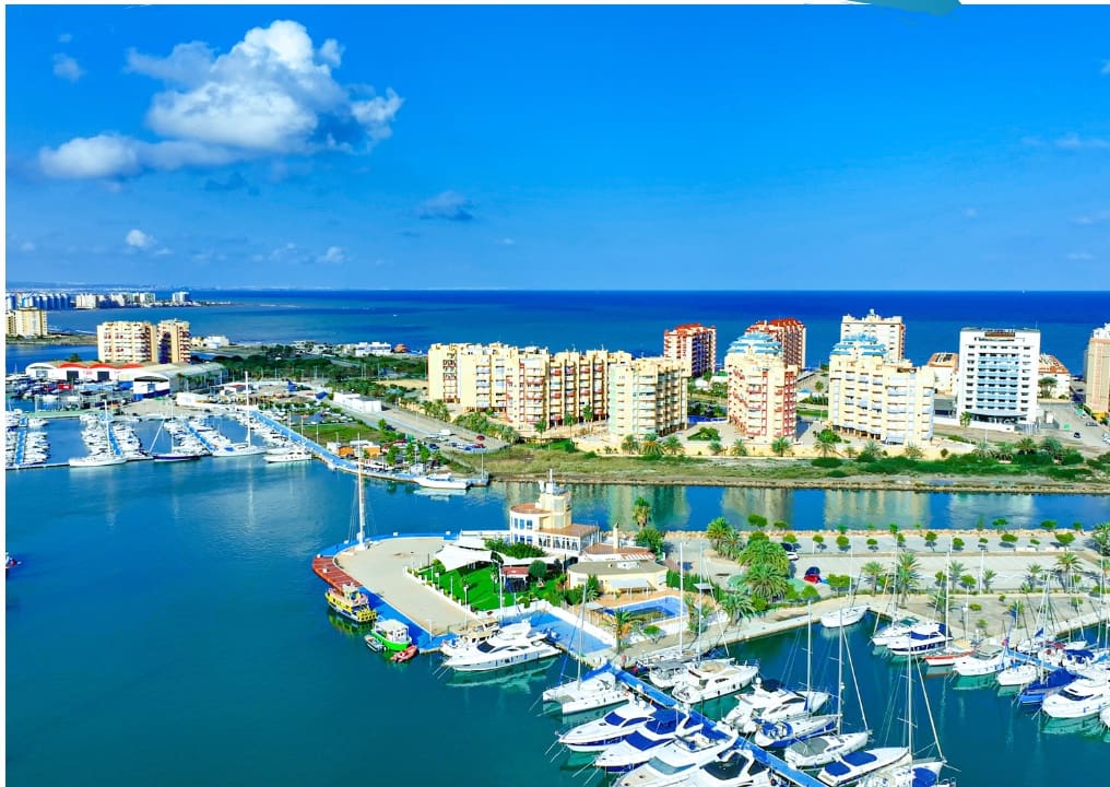 2 soverom Leilighet til salgs i La Manga del Mar Menor med svømmebasseng - € 228 900 (Ref: 9324568)