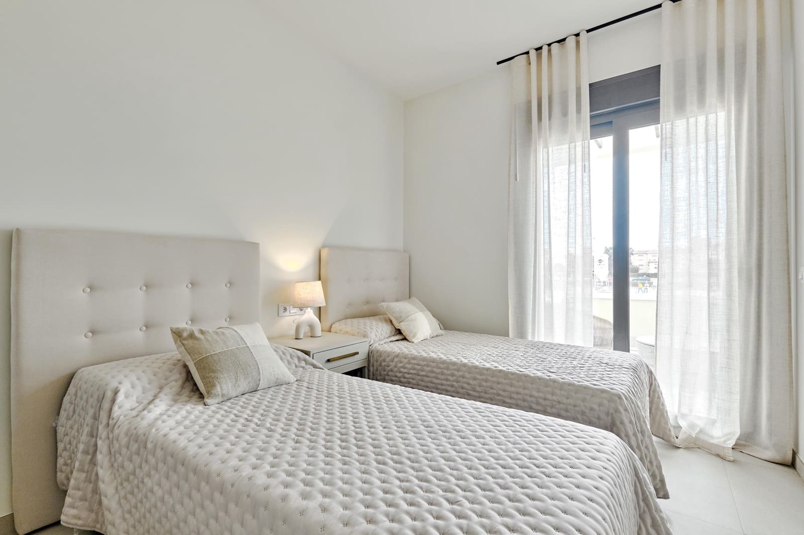 2 bedroom Apartment for sale in Torrevieja with pool - € 380,000 (Ref: 9324606)