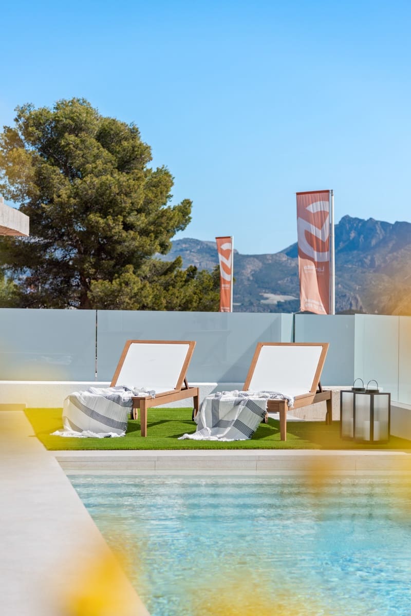 4 bedroom Villa for sale in Polop with pool garage - € 725,000 (Ref: 9324615)