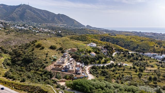 4 Zimmer Villa zu verkaufen in Mijas Costa, Mijas mit Pool Garage - 1.975.000 € (Ref: 9324623)