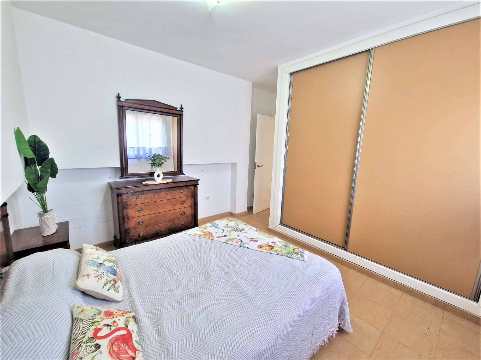 Chalet de 5 habitaciones en Santiago de la Ribera en venta con garaje - 455.000 € (Ref: 9324647)