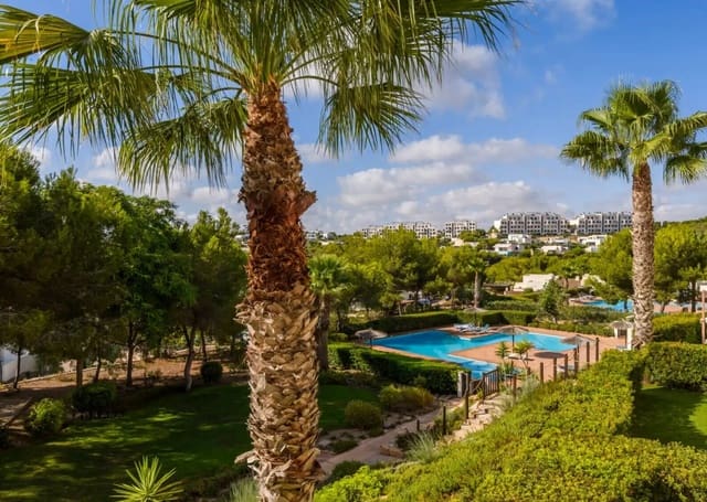 2 bedroom Apartment for sale in Dehesa de Campoamor, Orihuela with pool - € 225,000 (Ref: 9324687)