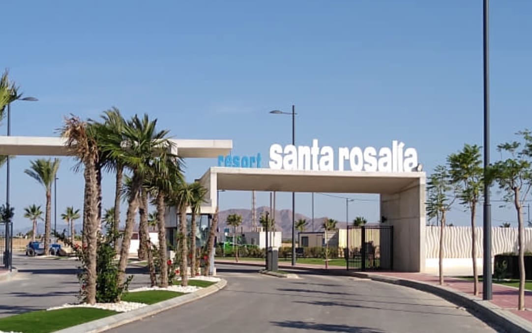 3 Zimmer Villa zu verkaufen in Los Alcazares mit Pool Garage - 495.500 € (Ref: 9324744)