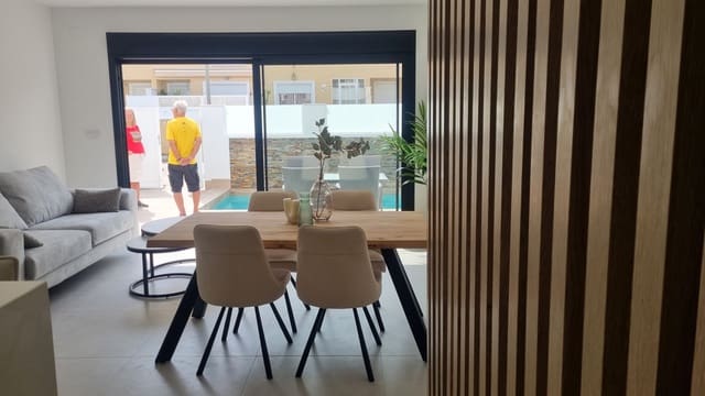 3 makuuhuone Huvila myytävänä paikassa Pilar de la Horadada mukana uima-altaan - 370 000 € (Ref: 9324748)