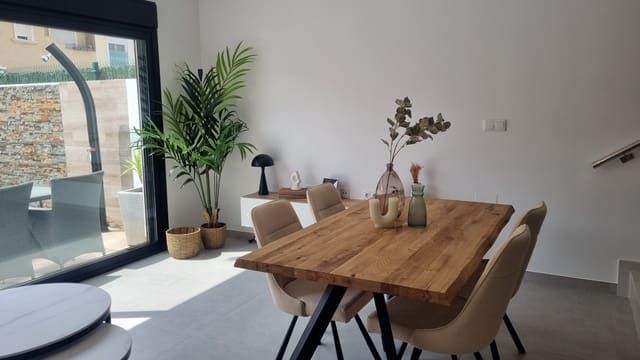 3 makuuhuone Huvila myytävänä paikassa Pilar de la Horadada mukana uima-altaan - 370 000 € (Ref: 9324748)