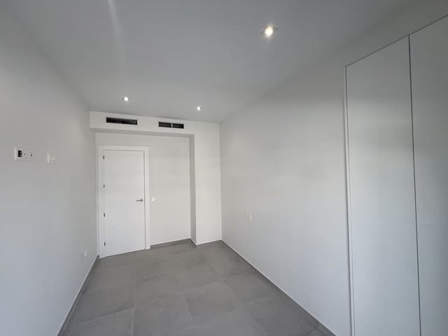 Chalet de 3 habitaciones en Villamartin, Orihuela en venta con piscina - 349.900 € (Ref: 9324757)