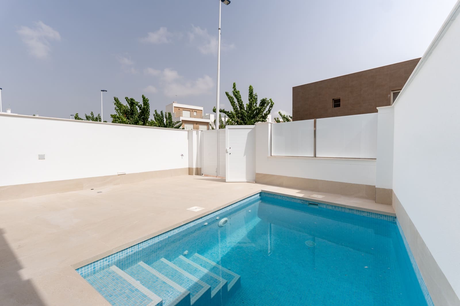 Chalet de 3 habitaciones en San Pedro del Pinatar en venta con piscina - 375.000 € (Ref: 9324764)