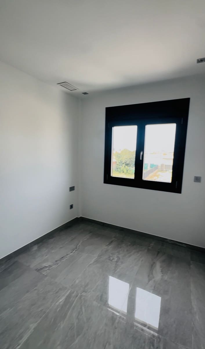 3 quarto Moradia para venda em San Pedro del Pinatar com piscina - 425 000 € (Ref: 9331742)