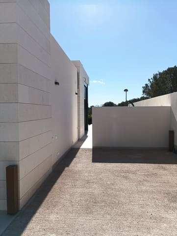 3 slaapkamer Villa te koop in Pilar de la Horadada met zwembad - € 594.000 (Ref: 9676269)