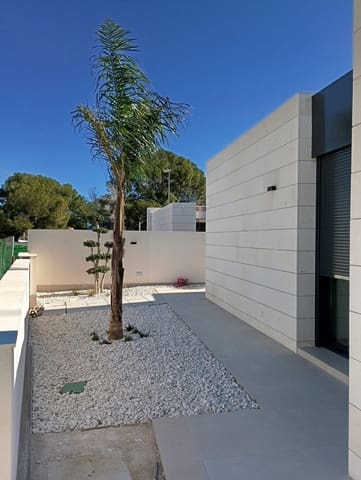 3 slaapkamer Villa te koop in Pilar de la Horadada met zwembad - € 594.000 (Ref: 9676269)