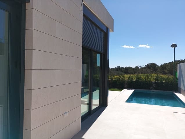 3 slaapkamer Villa te koop in Pilar de la Horadada met zwembad - € 594.000 (Ref: 9676269)