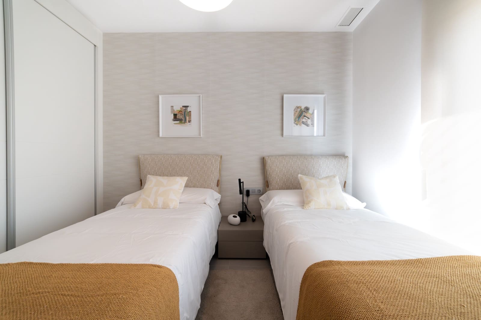 3 Zimmer Apartment zu verkaufen in Benidorm mit Pool Garage - 830.100 € (Ref: 9720446)