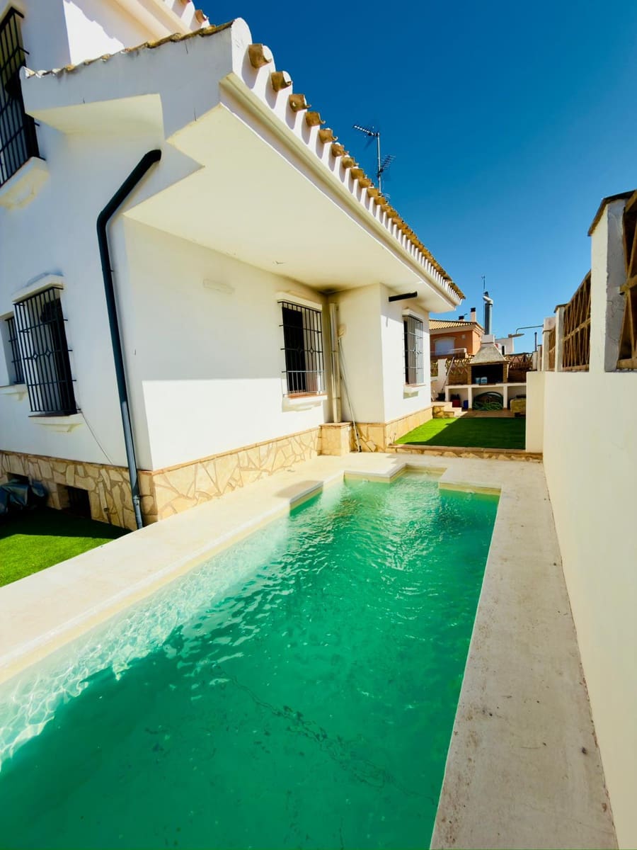 4 bedroom Villa for sale in San Javier with pool garage - € 620,000 (Ref: 9739119)