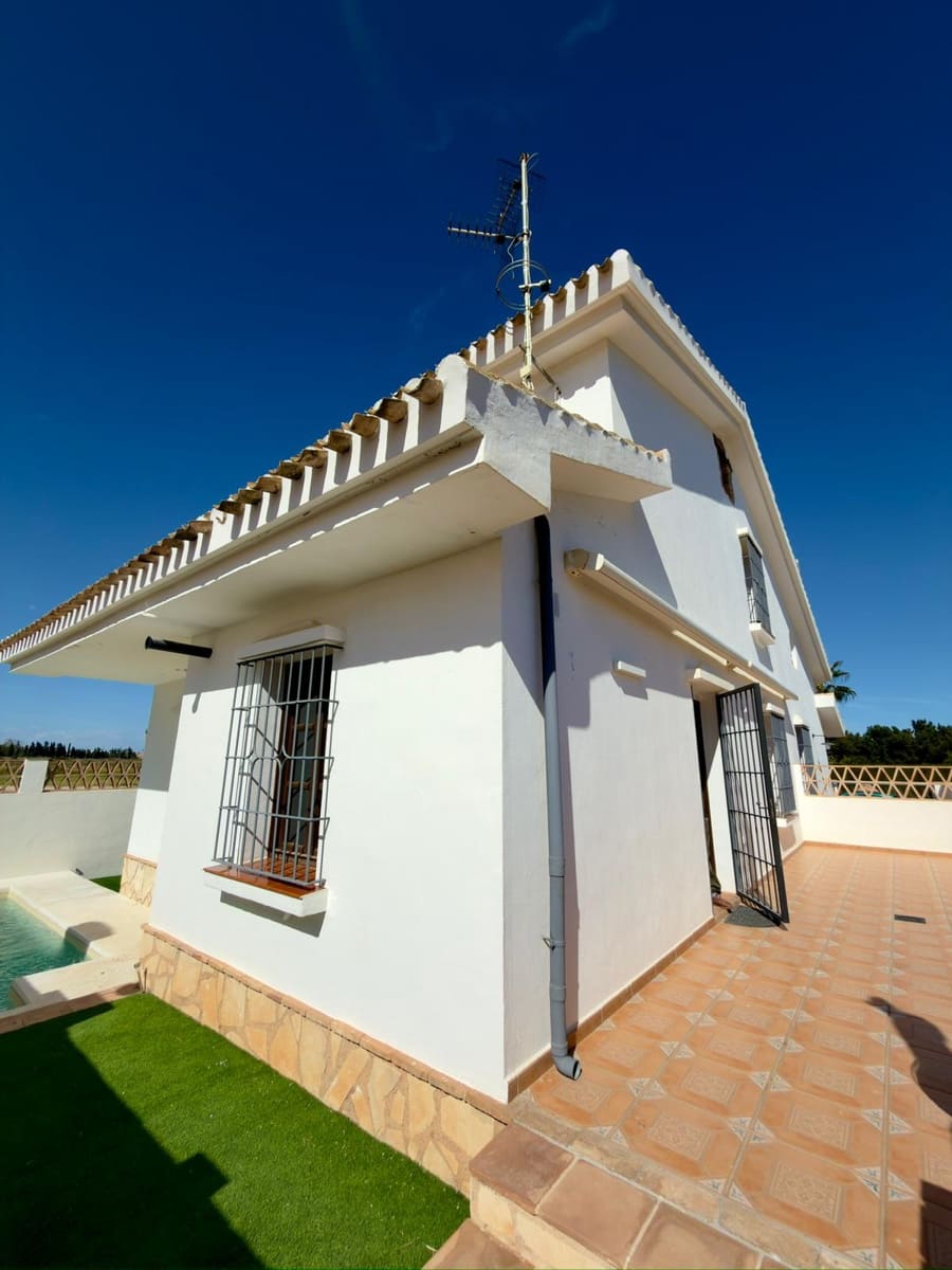 4 bedroom Villa for sale in San Javier with pool garage - € 620,000 (Ref: 9739119)