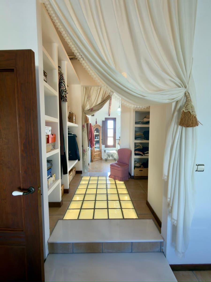 4 bedroom Villa for sale in San Javier with pool garage - € 620,000 (Ref: 9739119)