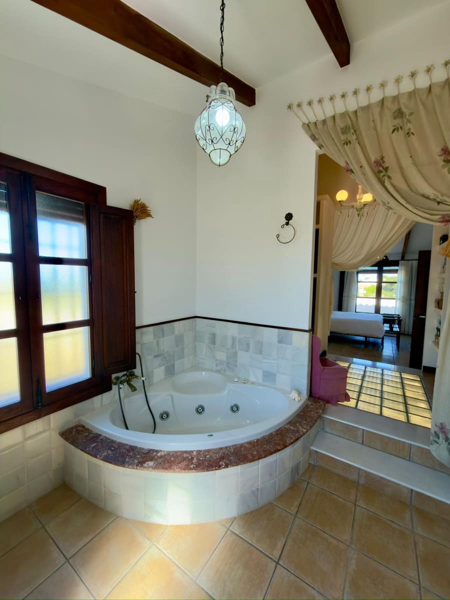 4 bedroom Villa for sale in San Javier with pool garage - € 620,000 (Ref: 9739119)