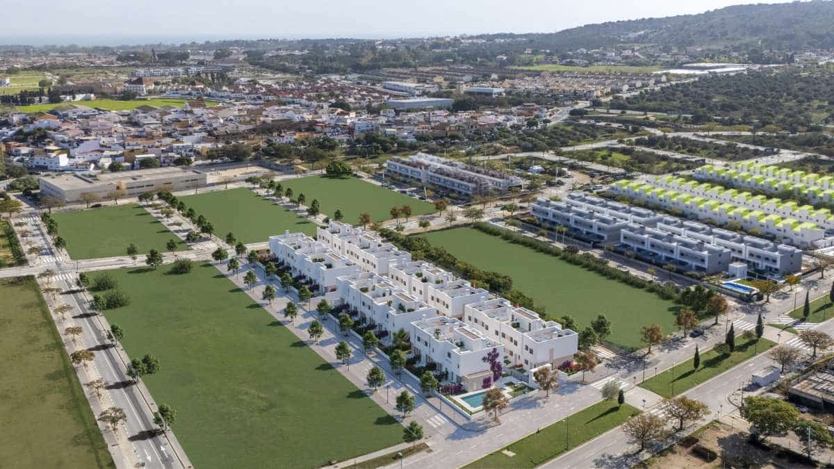 4 soveværelse Byhus til salg i Malaga by med swimmingpool garage - € 489.000 (Ref: 9759817)
