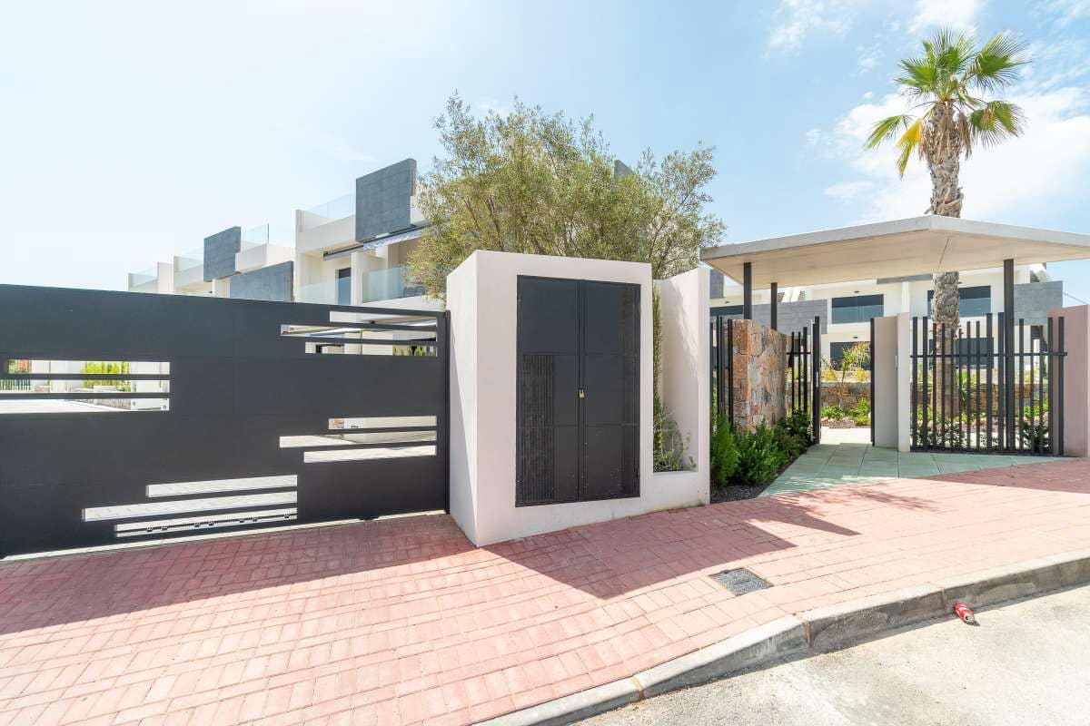 3 soverom Bungalow til salgs i Torrevieja - € 340 000 (Ref: 9759877)