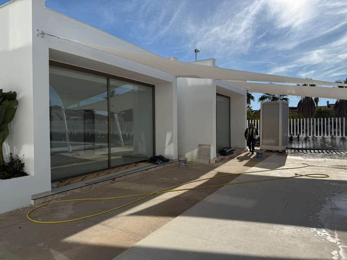 2 bedroom Apartment for sale in Cabo Roig with pool garage - € 369,000 (Ref: 9759964)