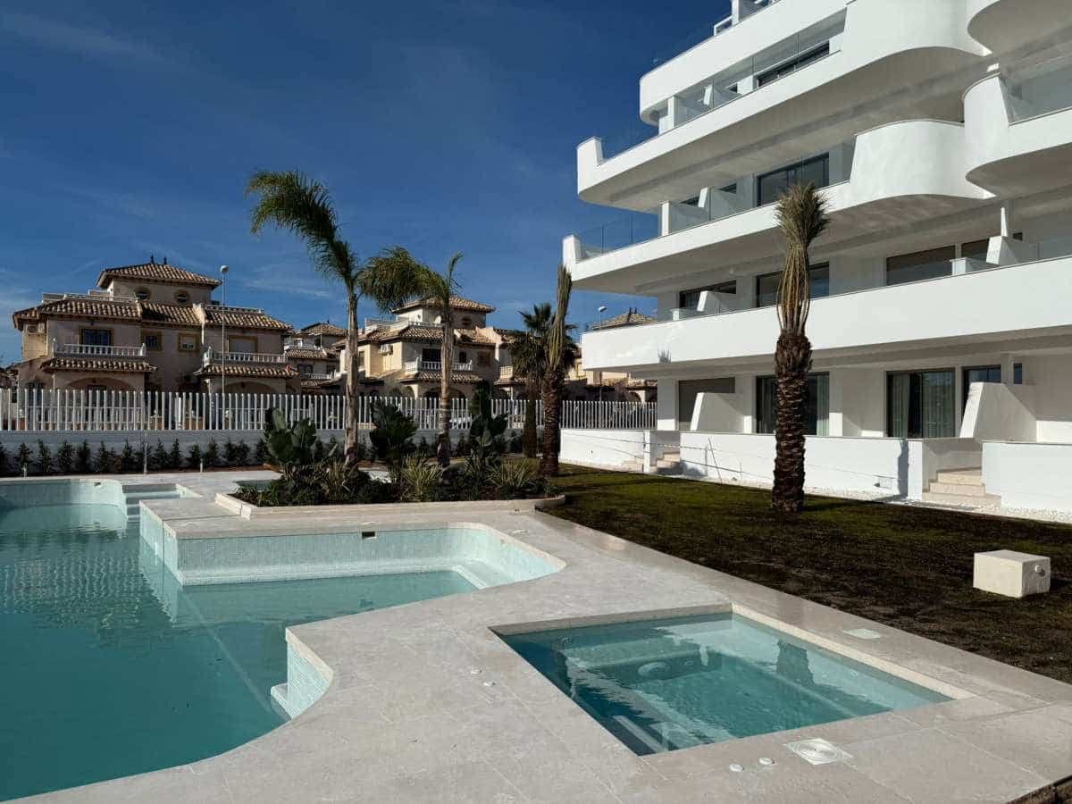 2 bedroom Apartment for sale in Cabo Roig with pool garage - € 369,000 (Ref: 9759964)