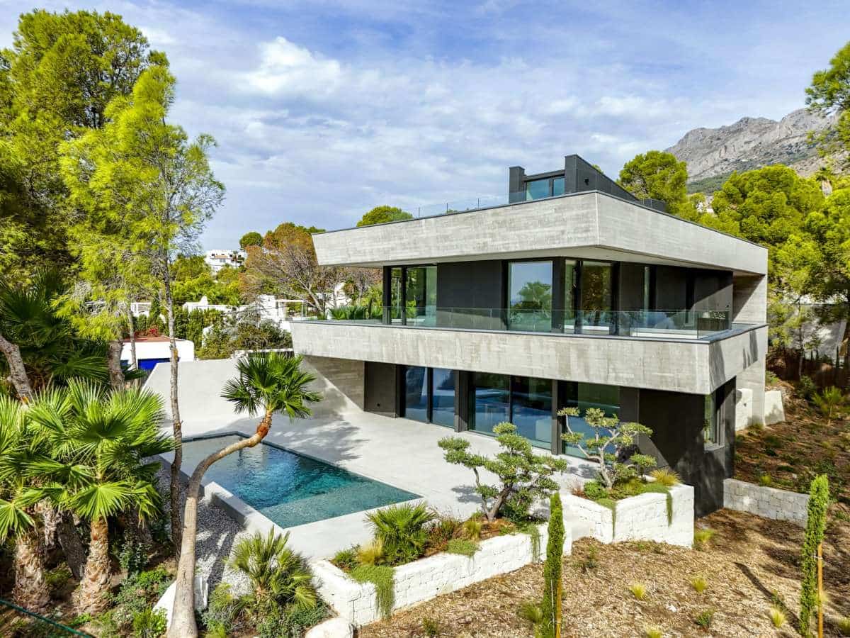 4 bedroom Villa for sale in Altea with pool garage - € 2,345,000 (Ref: 9759969)