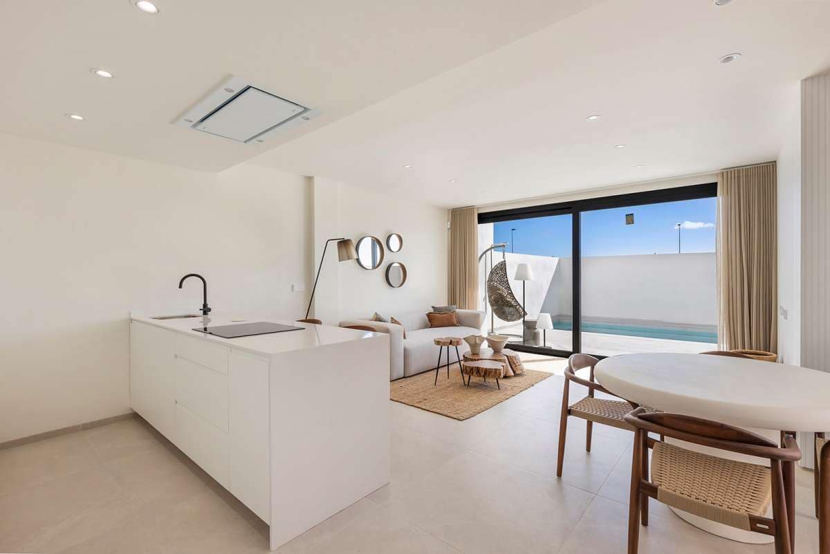 Chalet de 2 habitaciones en Los Alcázares en venta con piscina garaje - 439.000 € (Ref: 9760011)