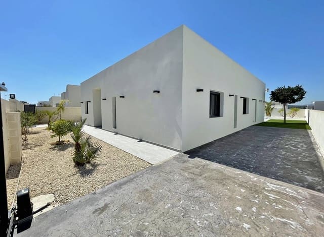 Chalet de 3 habitaciones en Rafal en venta con piscina garaje - 415.000 € (Ref: 9760034)