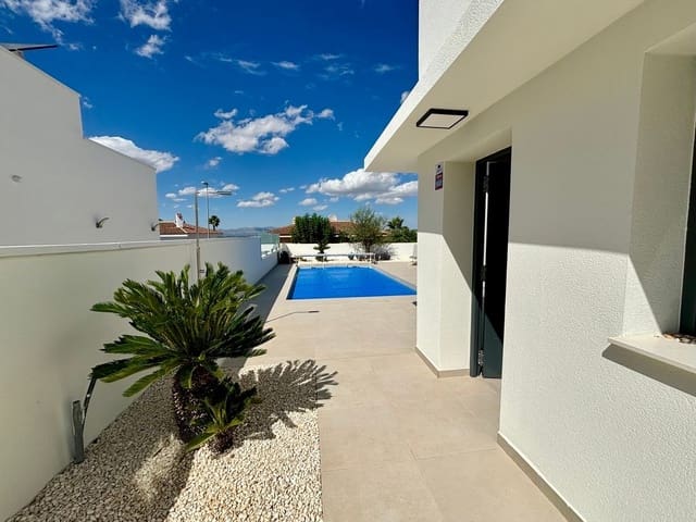 3 soverom Villa til salgs i Ciudad Quesada, Rojales med svømmebasseng garasje - € 504 000 (Ref: 9760035)