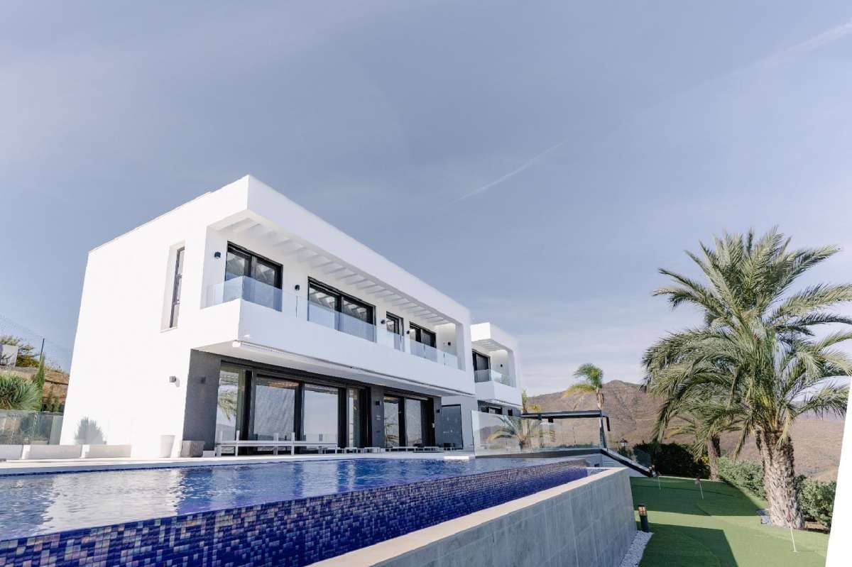 5 soveværelse Villa til salg i Mijas med swimmingpool garage - € 3.990.000 (Ref: 9767010)