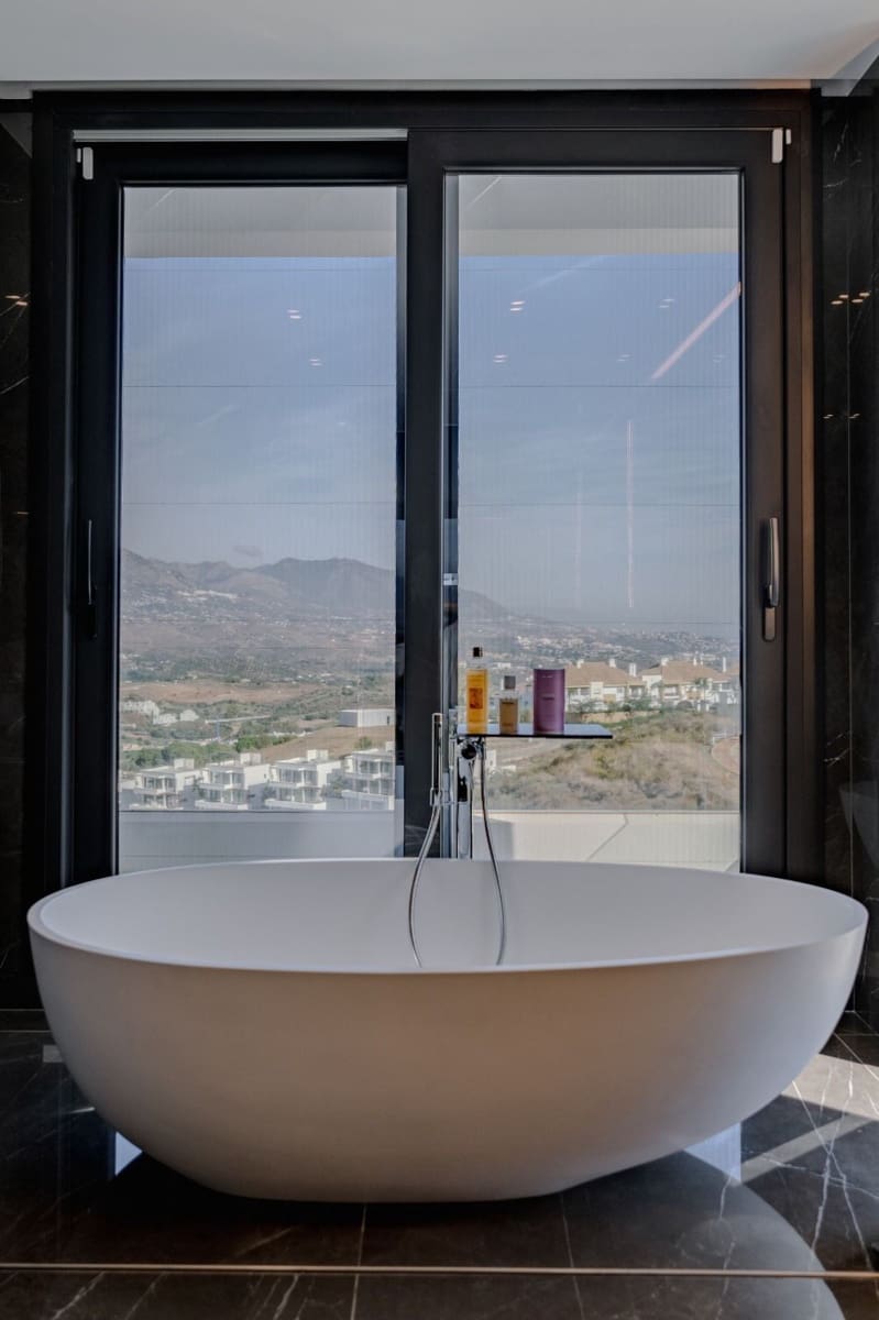 5 soveværelse Villa til salg i Mijas med swimmingpool garage - € 3.990.000 (Ref: 9767010)